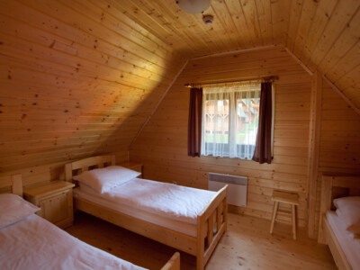 pokój trzy osobowy w domku